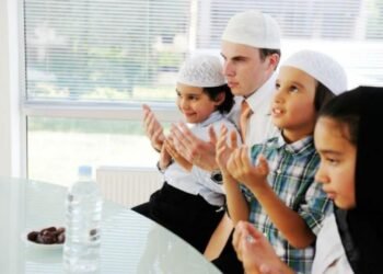 كيفية تعليم الأطفال الصيام في رمضان