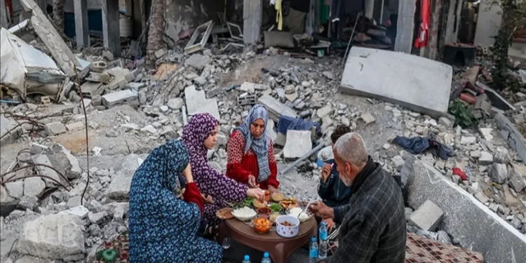 هل يصوم أبي في الجنة؟.. يوميات النازحين في رمضان