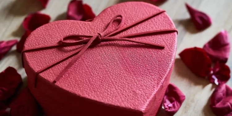 هدايا عيد الحب.. كيف تختار قطعة تحكي قصة حبك؟
