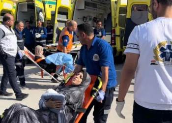 نافذة أمل محاطة بقيود الاحتلال.. مأساة المرضى والجرحى في غزة