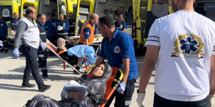 نافذة أمل محاطة بقيود الاحتلال.. مأساة المرضى والجرحى في غزة