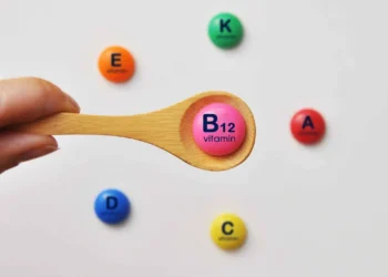 نقص فيتامين B12.. الرجال أكثر عرضه من السيدات لهذا السبب