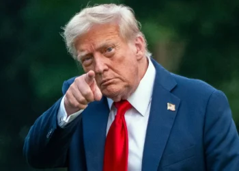 ترمب يراهن على زلزال شعبي في إيران ويرسم ملامح التفاوض