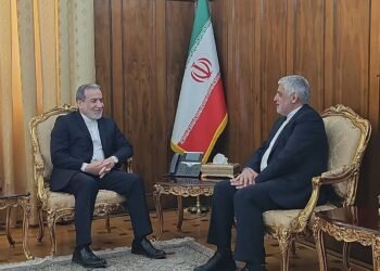 السفير الإيراني في مواجهة لبنان.. هل تنفجر الأزمة السياسية داخلياً؟