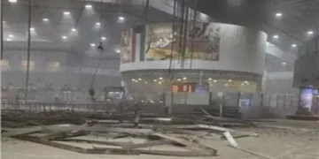 صواريخ ومسيرات تضرب مطارات الخليج.. تصعيد إيراني جديد في المنطقة 