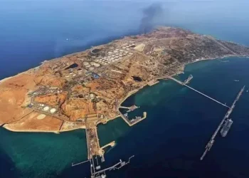 جوهرة إيران النفطية.. لماذا تُعد “خرج” أهم أهداف الصراع في الخليج؟