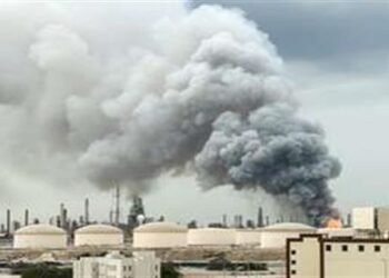 ليلة مشتعلة في الخليج.. إسقاط عشرات الصواريخ والمسيرات