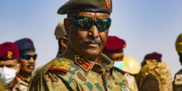 العقوبات تلوح في الأفق.. هل يدفع الجيش السوداني ثمن علاقاته السياسية؟