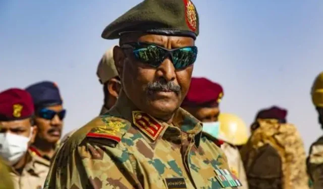 العقوبات تلوح في الأفق.. هل يدفع الجيش السوداني ثمن علاقاته السياسية؟
