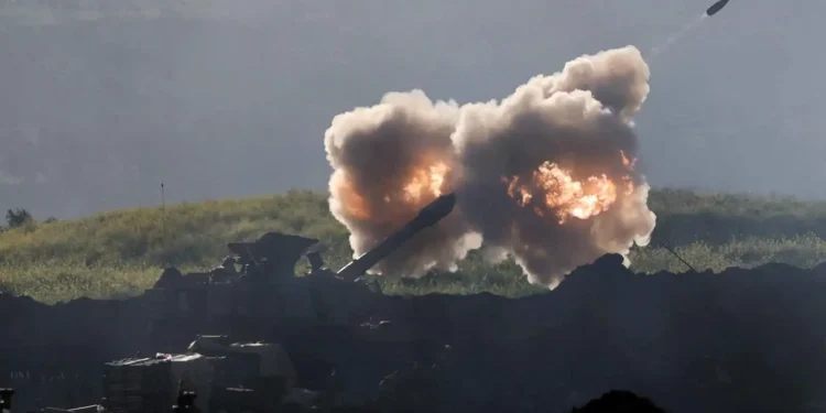 لبنان تحت وابل الغارات الإسرائيلية.. قتلى وجرحى وسط تصعيد متبادل