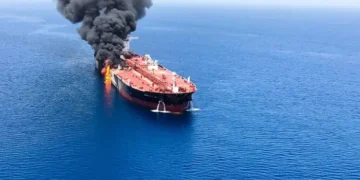 مضيق هرمز المغلق يربك الأسواق.. هل ينقذ “ينبع” صادرات النفط؟