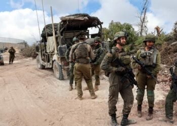 لبنان على صفيح ساخن.. إسرائيل تبدأ عمليات برية جنوبا