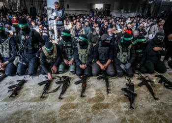 حماس وفرصة الحرب الإيرانية.. هل تفعلها؟