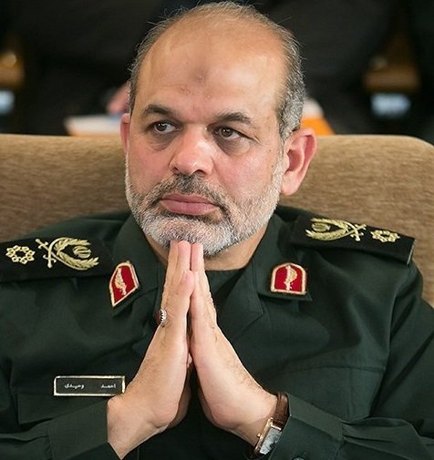 أحمد وحيدي يمسك بزمام الحرس الثوري بعد ضربة الرؤوس الكبيرة
