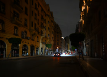 هل تنجح مصر في احتواء أزمة الطاقة مع تقليص ساعات العمل؟