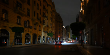 هل تنجح مصر في احتواء أزمة الطاقة مع تقليص ساعات العمل؟