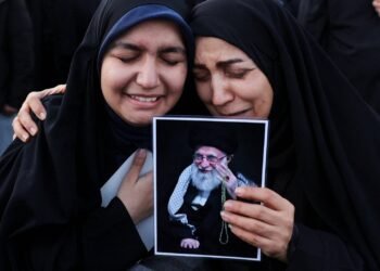 هل انتهت الجمهورية الإسلامية في إيران بعد اغتيال المرشد؟