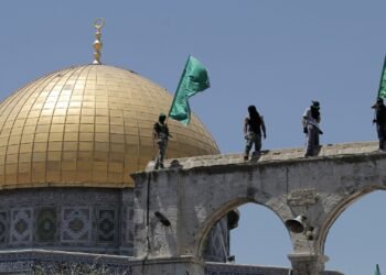 إغلاق الأقصى يشعل التوتر في القدس ودعوات للرباط تتصاعد