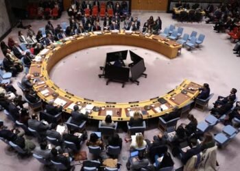 تحرك أممي سريع لاحتواء الأزمة.. الخليج يواجه الهجمات الإيرانية