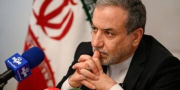 تصعيد بحري خطير.. إيران تتوعد أميركا بعد استهداف فرقاطتها