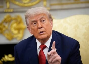 تصعيد غير مسبوق.. ترمب يدعو الحرس الثوري لإلقاء السلاح