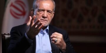 اعتذار إيراني أم مناورة سياسية؟.. بزشكيان يبعث برسائل تهدئة لدول الجوار 