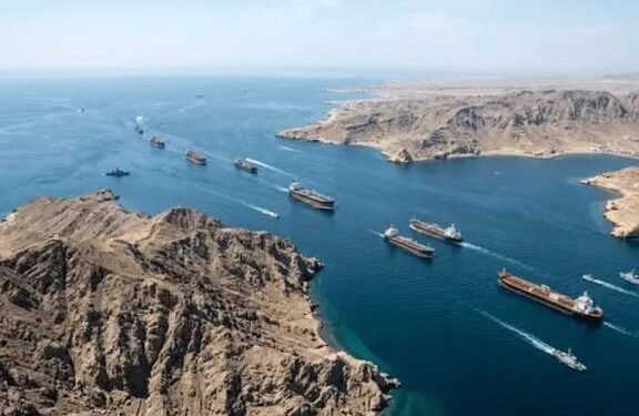 مضيق هرمز تحت النار.. هجمات متتالية تعطل الملاحة العالمية