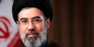 المرشد الجريح يظهر.. هل يرسم مجتبى خامنئي ملامح إيران في زمن الحرب؟