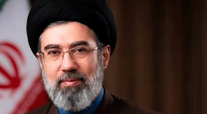 المرشد الجريح يظهر.. هل يرسم مجتبى خامنئي ملامح إيران في زمن الحرب؟