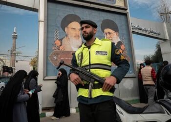 إيران تعتقل 20 شخصًا بتهمة التجسس لإسرائيل.. توتر جديد في المنطقة