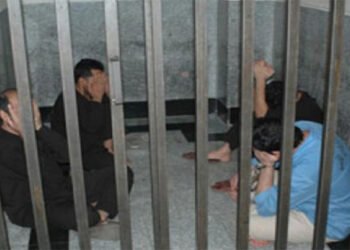 مخاطر الحرب والانتقام.. مصير غامض للمعتقلين الأمريكيين في إيران