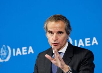 إيران تنفي الضربات النووية.. وغروسي يحذر من تسرب إشعاعي محتمل