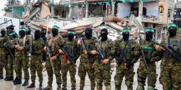 العالم منشغل بحرب إيران وحماس تعزز نفوذها في غزة