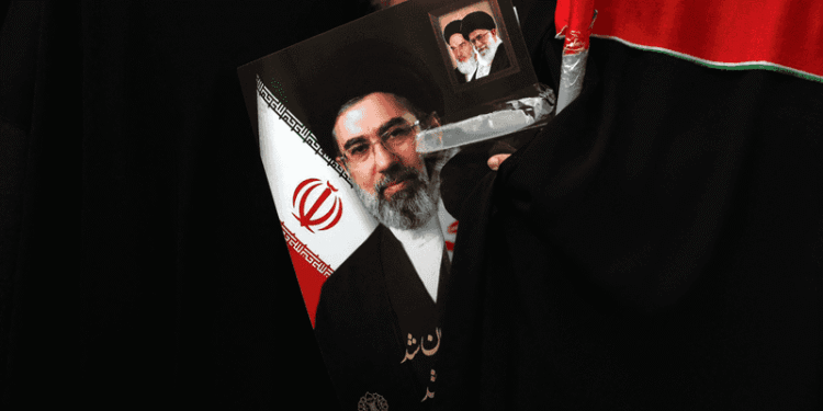 هل دخلت إيران مرحلة ما بعد المرشد؟.. تفاصيل وضع مجتبى خامنئي