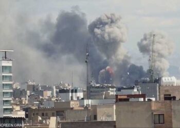 انفجارات تهز إيران.. غارات جديدة قبل انتهاء مهلة ترامب