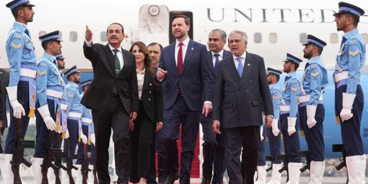 ما أبرز نقاط الخلاف في مفاوضات أميركا وإيران بإسلام آباد؟