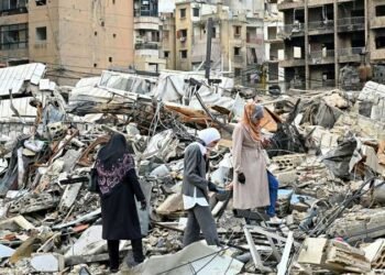 لبنان بين أنقاض الحرب وأمل التهدئة.. هل تصمد «الهدنة الهشة»؟