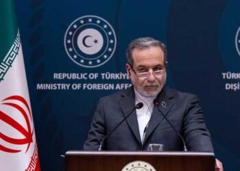 إيران وباكستان.. مشاورات مكثفة في لحظة إقليمية حرجة