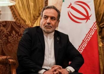 إيران وموسكو تبحثان أمن هرمز وسط تصاعد التوترات