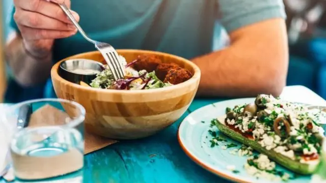 نظام نيومي الغذائي.. كيف تعيد ضبط ساعة الحرق في جسمك دون جراحة؟