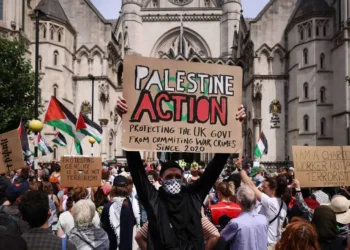 أزمة “فلسطين أكشن” تشعل الشارع البريطاني