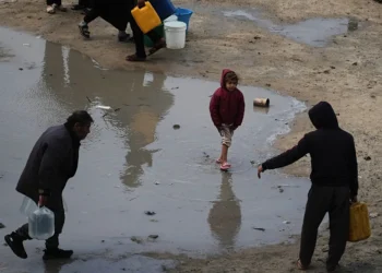 سلاح المياه.. تقرير دولي يكشف مخطط الاحتلال لقتل المدنيين ببطء