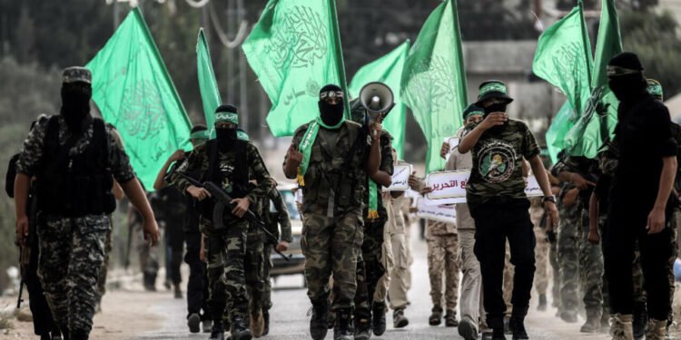 حماس بين الحسابات السياسية والواقع الإنساني