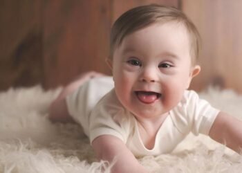 تأخر نمو الطفل.. علامات التأخر الحسي عند الرضع