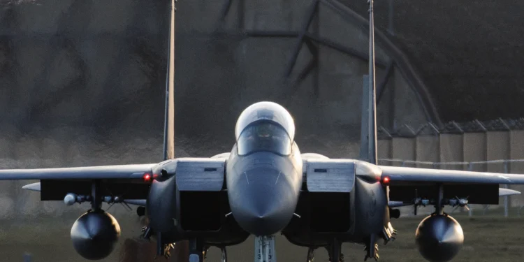 إسقاط مقاتلة أمريكية داخل إيران يشعل مرحلة جديدة من التصعيد