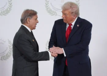 ترامب يتكتم على مفاوضات “دقيقة” مع طهران