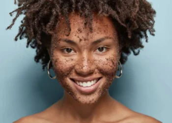 الدلكة السودانية.. سر الجمال الطبيعي للمرأة الشرقية