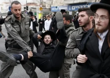 فوضى في إسرائيل.. مظاهرات حاشدة واقتحام منزل مسؤول عسكري