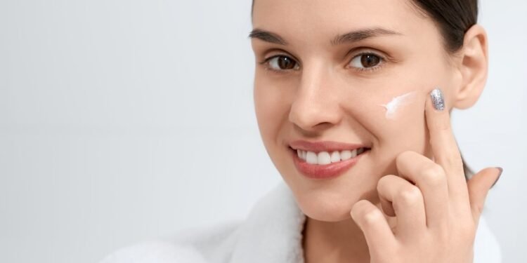 مرطبات البشرة.. سيكولوجية الجمال الكوري