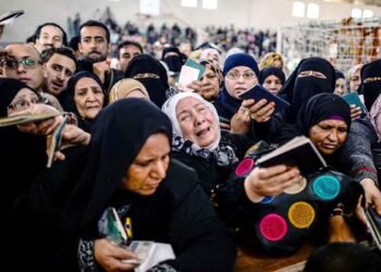 انتهاكات وسرقات.. شهادات تكشف جرائم الاحتلال في معبر رفح